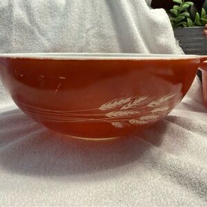 Vintage Pyrex Autumn Harvest Cinderella Bowl 4qt
